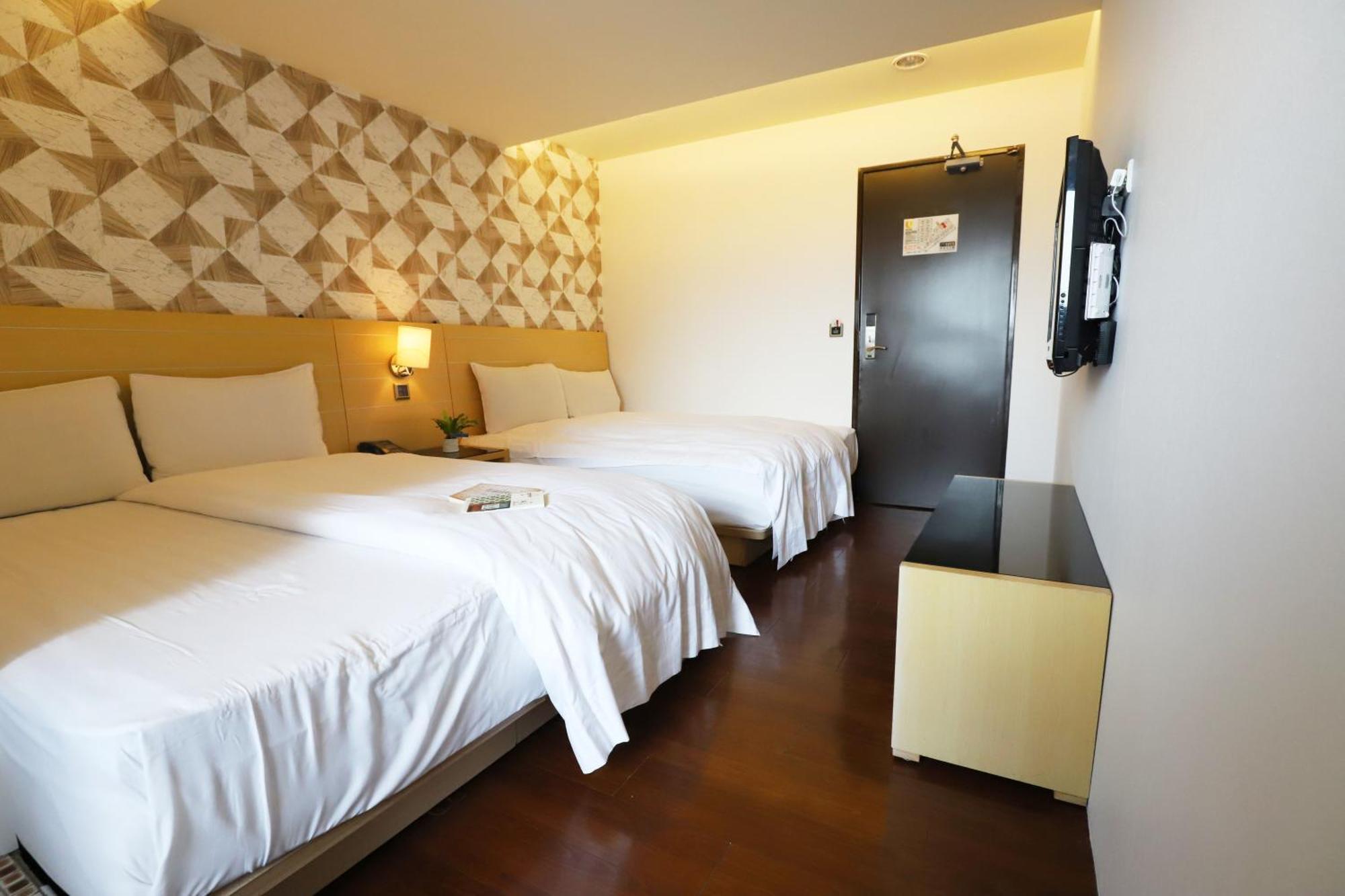 Dream 12 Hotel Тайджун Стая снимка